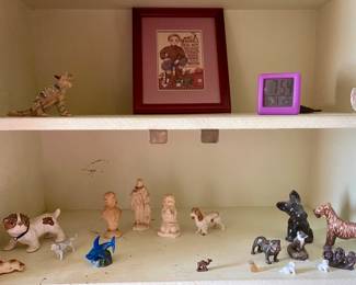 FIGURINES