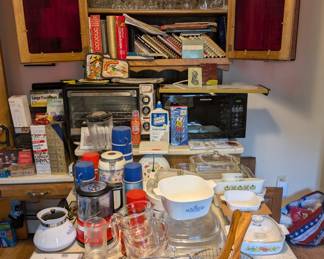 kitchen, pyrex, corningware, thermos