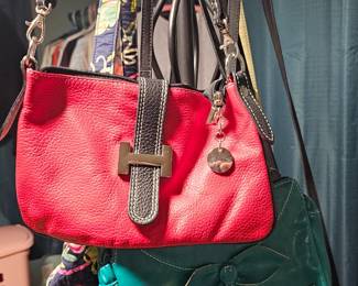 Many purses, bags and totes