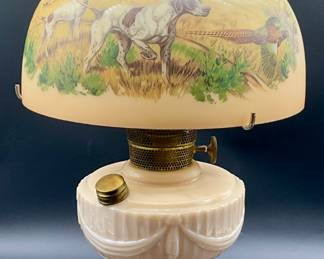 Aladdin Lincoln Drape Oil lamp B-75 – Alacite (pre-war 1940-1945, glows yellow/green); plain foot and scallop foot