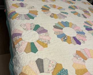 Vintage Dresden Plate Quilt