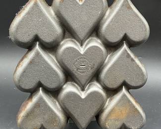 Cast Iron Heart Gem Pan