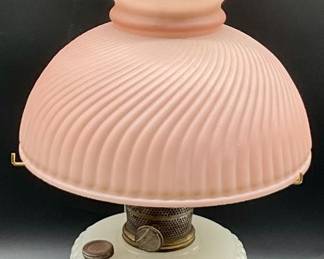 ALADDIN MODEL B PINK QUILT MILKGLASS KEROSENE OIL LAMP CIRCA 1937