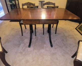 Drop leaf table