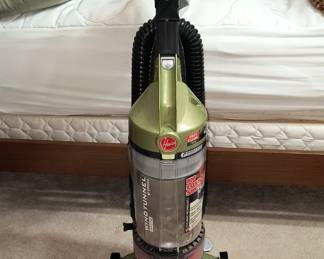 Hoover wind tunnel vacuum