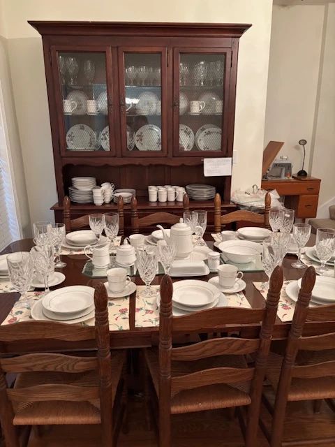 Vintage Dinning Room Table, 6 chairs, China Cabinet and Buffet in exceptional condition.