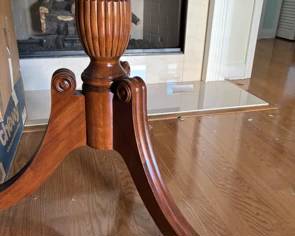 Claw feet dinning table legs