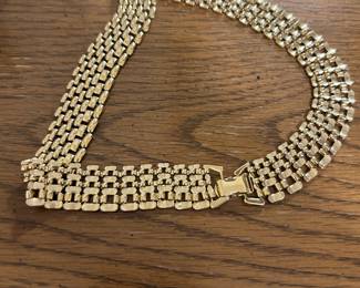 Costume Jewelry Gold Necklace