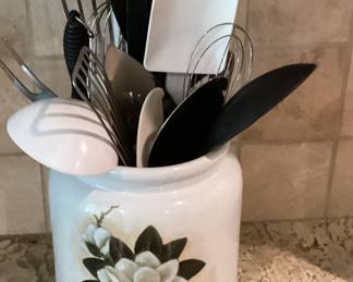 Utensil Crock with Utensils