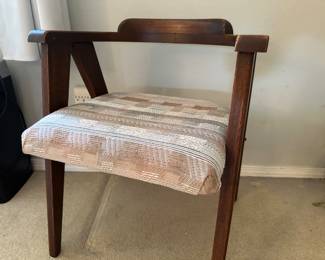 Nice mid-century style side chair