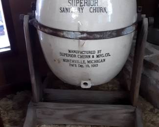 SUPERIOR SANITARY CHURN w/ WOOD HOLDER