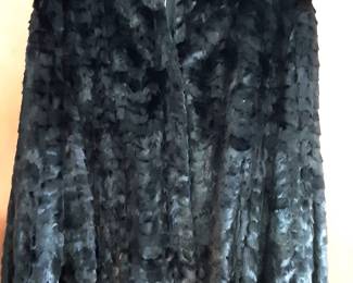BLACK RABBIT FUR COAT ♥️
By SOMERSET FURS