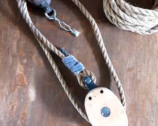 BLOCK & TACKLE (MEDIUM)