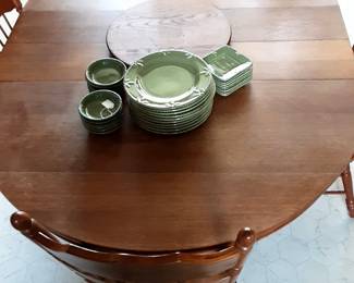 Oak Barrel Table w/3 leafs and 10 Chairs