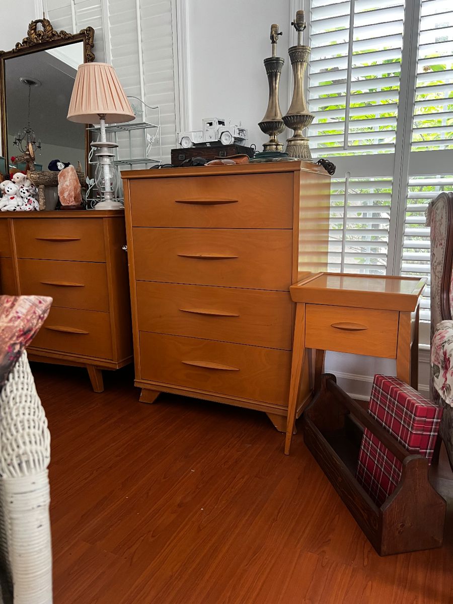 Mid-Century Modern chest of drawers 1956