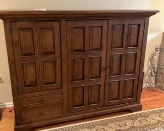 Entertainment center