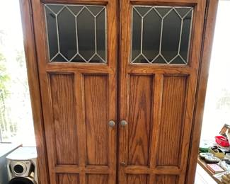 Desh Armoire