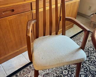 Mid Century Table  with 2 hidden leaves, 6 chairs. 4 chairs have original upholstery, 2 have been recovered. 