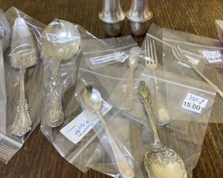 Serving utensils