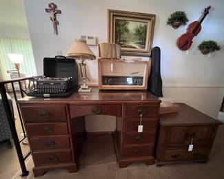 Great vintage desk, end table, vintage typewriter