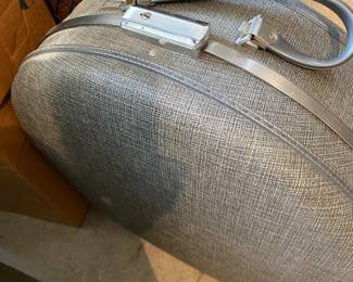 Mid Century American Tourist Round Luggage