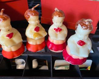 Vintage Tavern Mini Choir Boy/Box