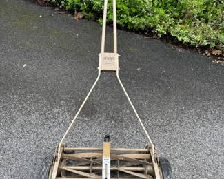 Scott’s Silent Grass Mower