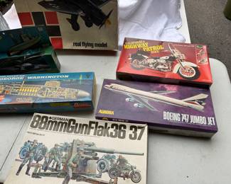 Assortment of models - military vehicles, planes, etc