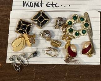 LOT OF EARRINGS