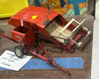 VINTAGE PULL TYPE COMBINE TOY MODEL