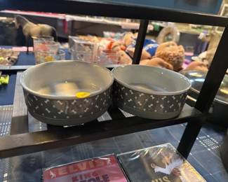 SET OF CERAMIC PET FOOD BOWLS