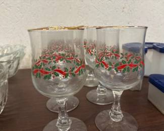 8 CHRISTMAS GOBLETS