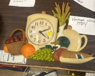 VINTAGE CLOCK