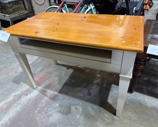 COMPUTER DESK