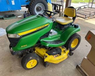 JOHN DEERE X360 RIDING LAWN MOWER