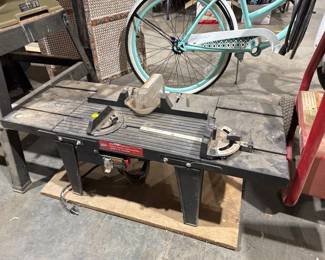 VERMONT AMERICAN ROUTER TABLE