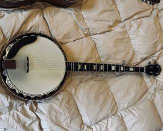 The 5-string Resonator Banjo , Bent made of metal and wood, c. 1980s, good student model