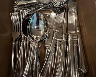 Flatware set
