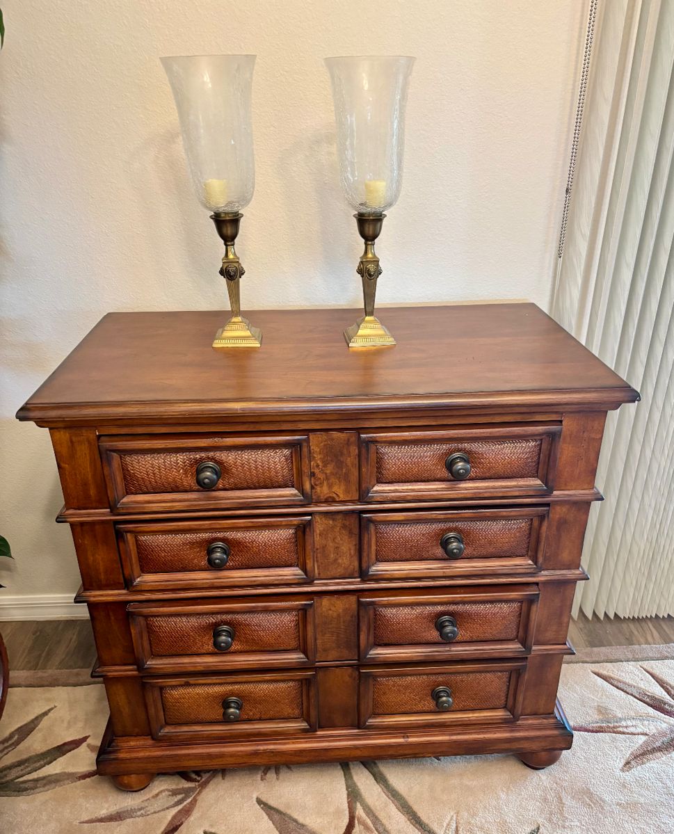 Solid looking little unit with a nice pair on top.