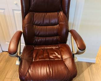 With this chair, you could command the Starship Enterprise. Have a few drinks first and the illusion gets closer.