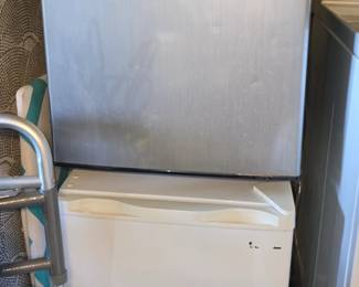 2 mini-fridges