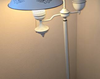 Early American vintage floor lamp circa ~1960s