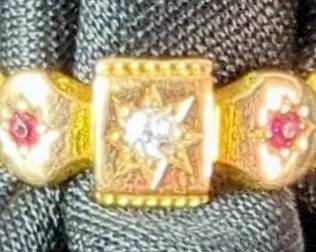 18k Gold Diamond and Ruby Ring