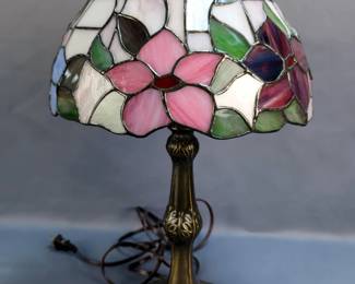 Tiffany Style Floral Stained Glass Table Lamp