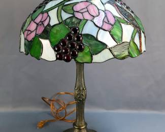 Tiffany Style Floral Stained Glass Table Lamp