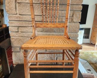 ANTQUE DESK CHAIR