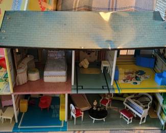 tin 1960's dollhouse with furniture