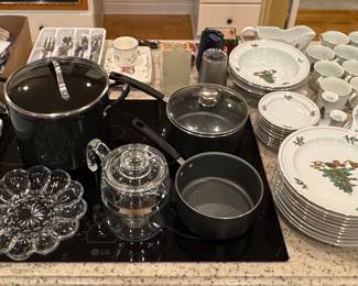 Flatware • Christmas Dish Set • Cookware
