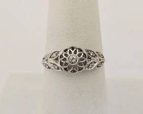 10K White Gold with Diamonds Antique Design Ring