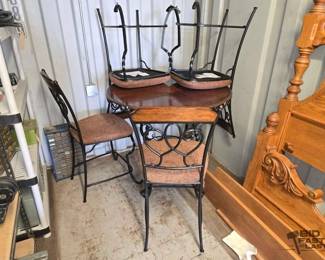 8500 Round Wood Top Table 4 Chairs
